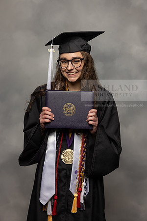 047SpGradBachelorArts0524CCP10865