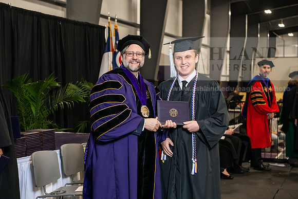 061SPGradBachelorScienceEducation0525AWB_4520