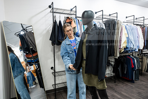 McBsCareerClosetFashionMerch1025AWB_6797