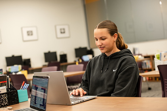 WCCStudentStudy1024AWB_8244