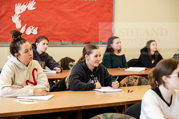 PsychologyClassChartier0226AWB_6801