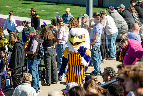 HomecomingAUvTiffinFtball1026AWB_3445