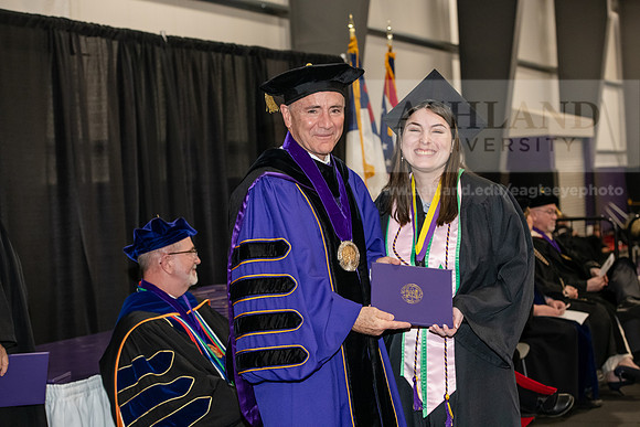 089SPGraduate0523ALW_2874