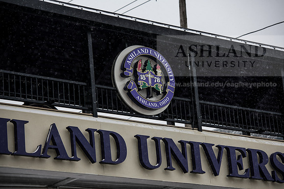 StudentsReturnWinterCampus0125AWB_6604