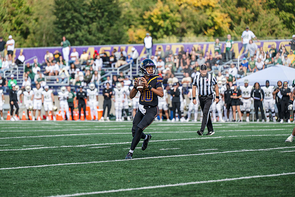 HomecomingAUvTiffinFtball1026AWB_2478