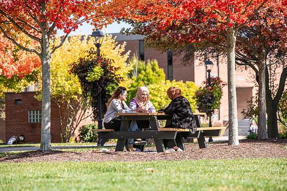 FallCampusLife1024AWB_5907