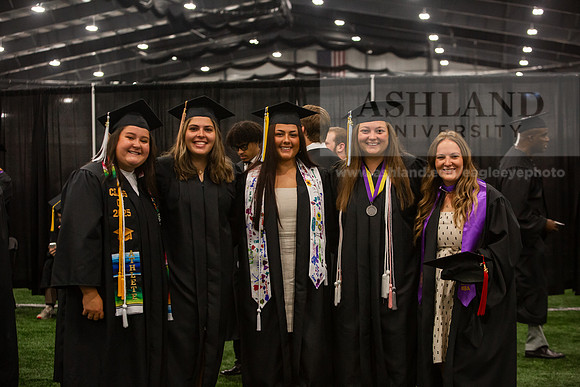 044SpGradPreCeremony0525JH6Q8B8001