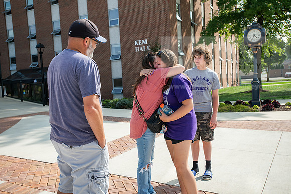 MoveInDay0824AWB_1454