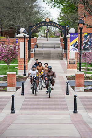 122SpringCampusLife0425AWB_0109