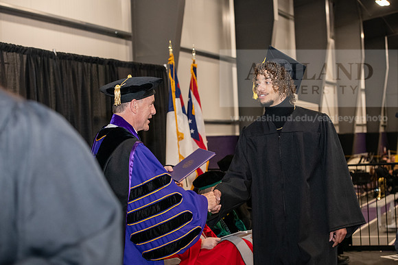 089SPGraduate0523ALW_2669