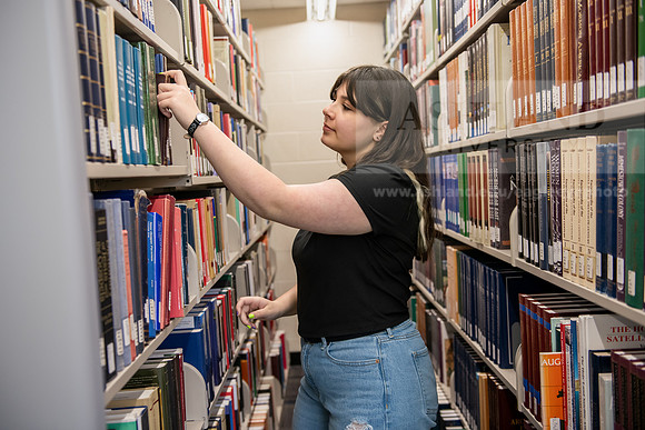 SeminaryLibrary0524AWB_0888