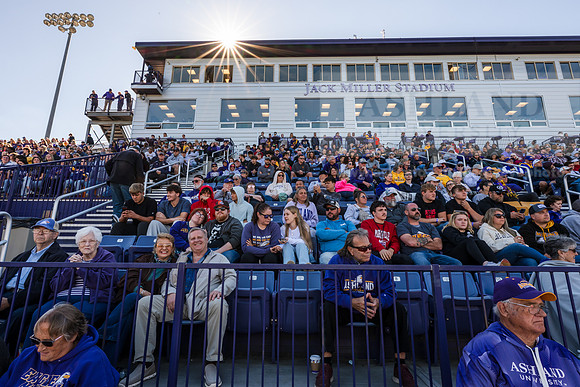 HomecomingAUvTiffinFtball1026AWB_3570