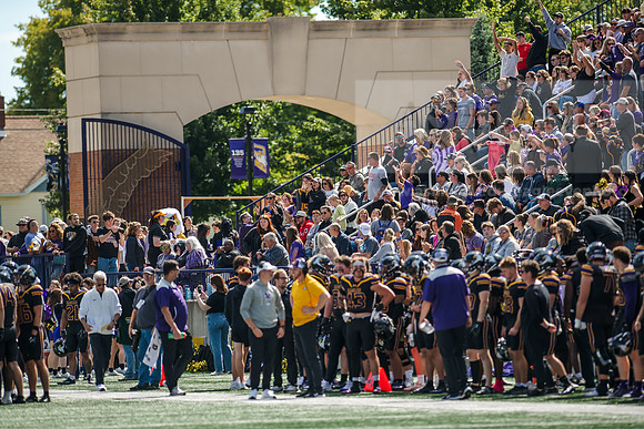 HomecomingAUvTiffinFtball1026AWB_3849