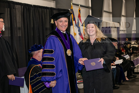 084SPGraduate0523ALW_3209