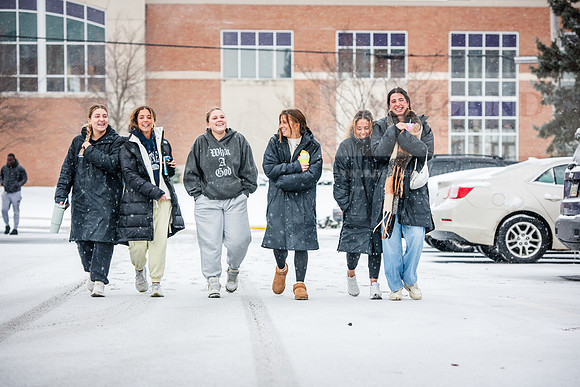 StudentsReturnWinterCampus0125AWB_7076