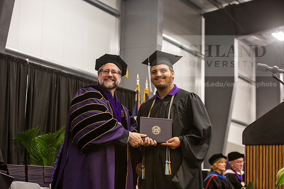 027SpGradBachelorArts0525JH6Q8B8871