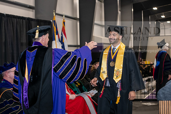 113SPGraduate0523ALW_2684