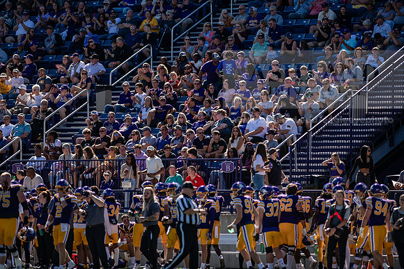 HOCOAUvOHDomFootballGame1024AWB_0596