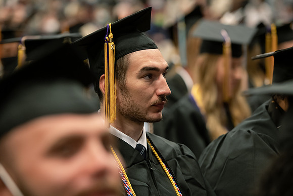 141WiGradCeremony1221ALW_6437