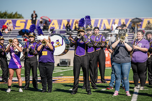 HOCOAUvOHDomFootballGame1024AWB_0912