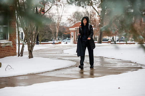 StudentsReturnWinterCampus0125AWB_6297