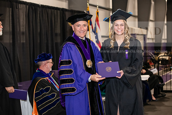 067SPGraduate0523ALW_3196