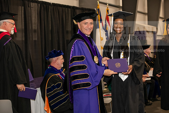 116SPGraduate0523ALW_3229