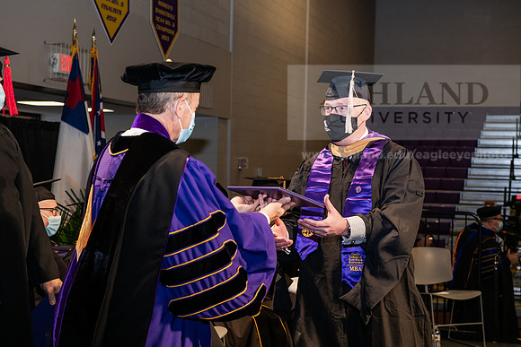 084MasterBusinessWiGrad1221ALW_6741