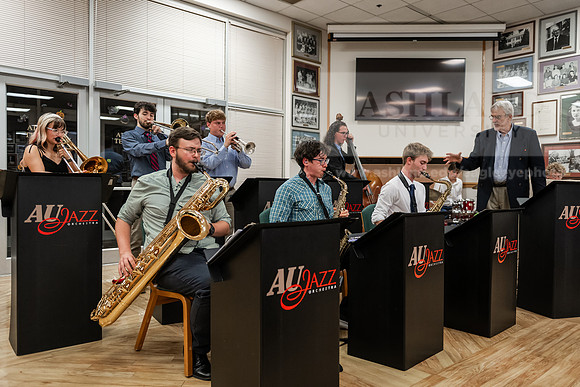 JazzatheNest1026AWB_7464