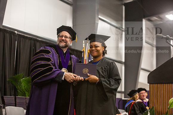 056SpGradBachelorArts0525JH6Q8B8883