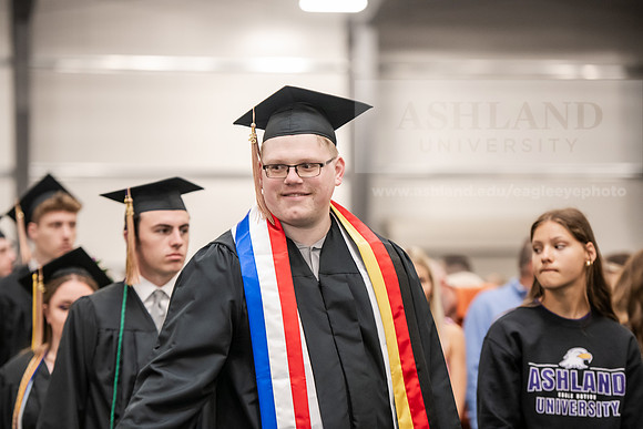 278SpGradProcessional0525AWB_2501