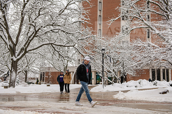 WinterCampusLife0123ALW_3922