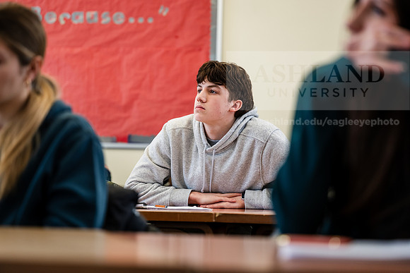 PsychologyClassChartier0226AWB_6965