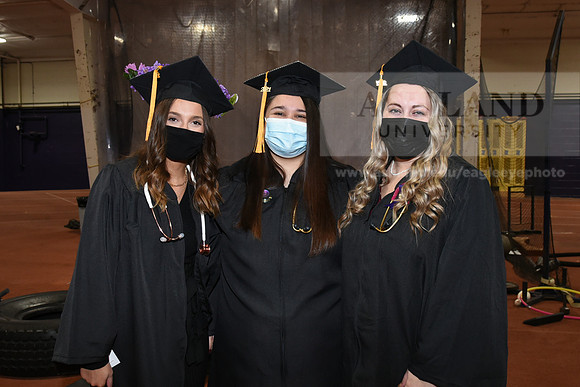 040WiGradPreCeremony1221MP7_0053