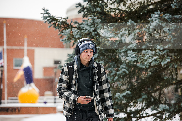 StudentsReturnWinterCampus0125AWB_6946