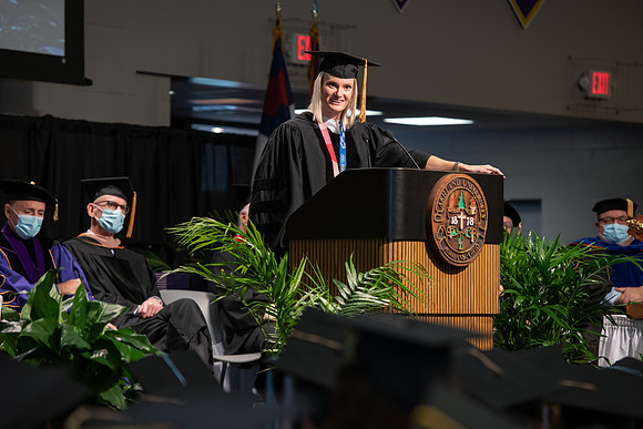 195WiGradCeremony1221ALW_6512