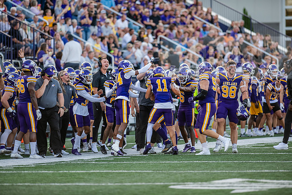 AUvIUPFootball0924AWB_3638