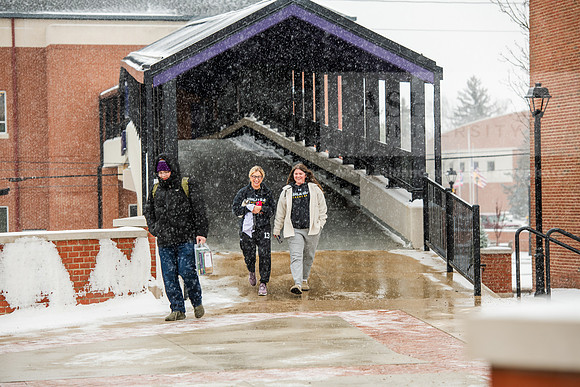 StudentsReturnWinterCampus0125AWB_6635