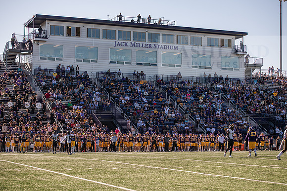 HOCOAUvOHDomFootballGame1024AWB_0988
