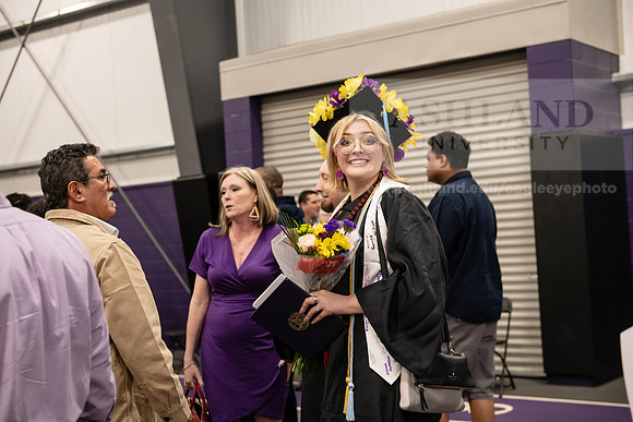 031SpGradPostCeremony0524AWB_0018