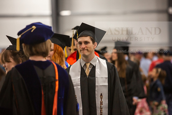 057SpGradProcessional0525JH6Q8B8162