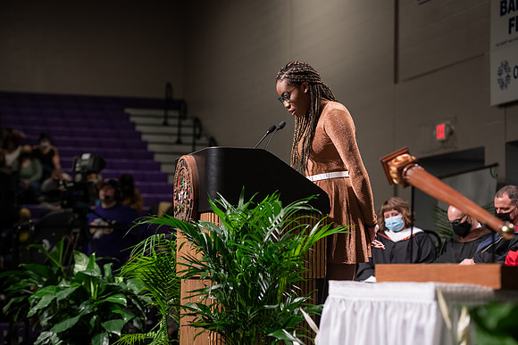096WiGradCeremony1221ALW_6377