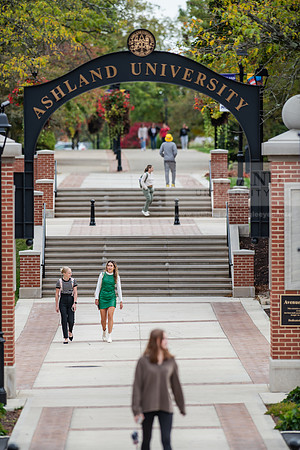 FallCampusLife1023AWB_2891