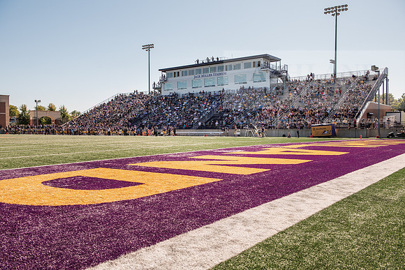 HOCOAUvOHDomFootballGame1024ALW_8982