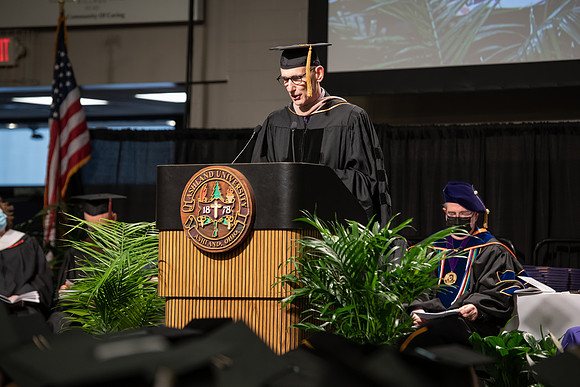 147WiGradCeremony1221ALW_6448