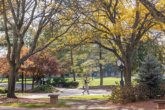 FallCampusLife1024AWB_5383