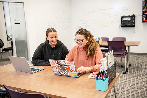 WCCStudentStudy1024AWB_8188