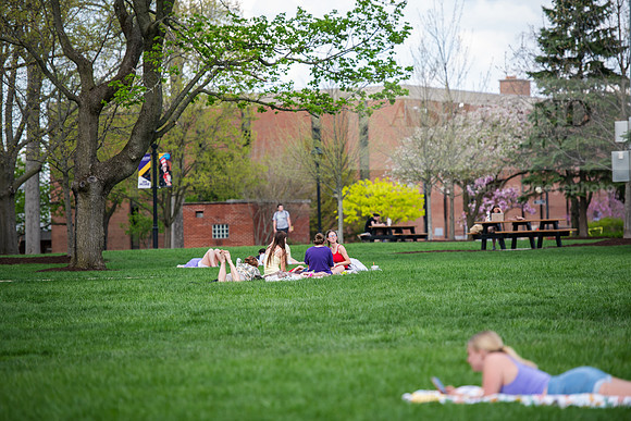 148SpringCampusLife0425AWB_0201