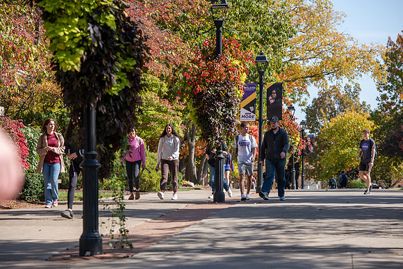 FallCampusLife1024AWB_5754