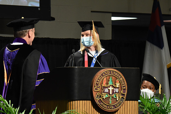 166WiGradCeremony1221MP7_0415